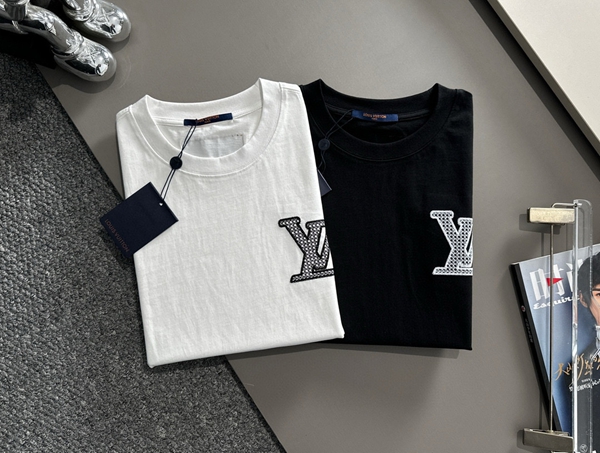 ブランドTシャツ全体デザイン